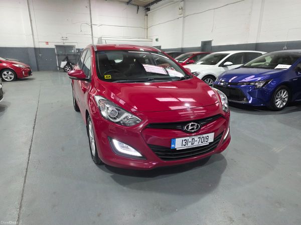 Hyundai i30 Estate/Jeep, Diesel, 2013, Red