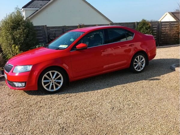 Skoda Octavia Saloon, Diesel, 2017, Red