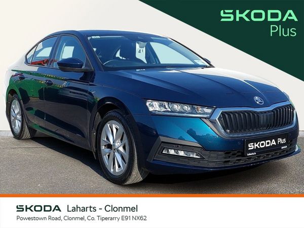 Skoda Octavia Saloon, Petrol, 2023, Blue