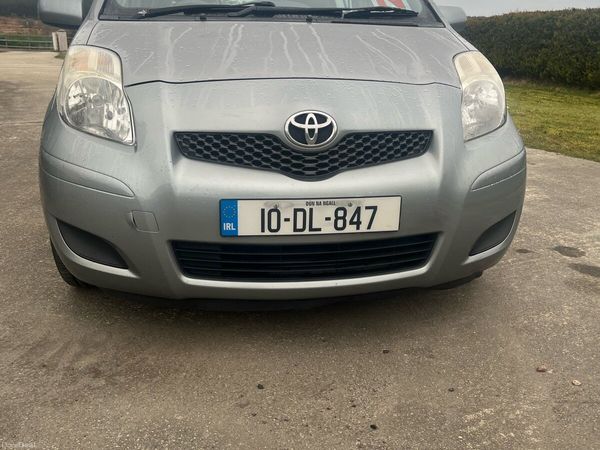 Toyota Yaris Hatchback, Petrol, 2010, Silver