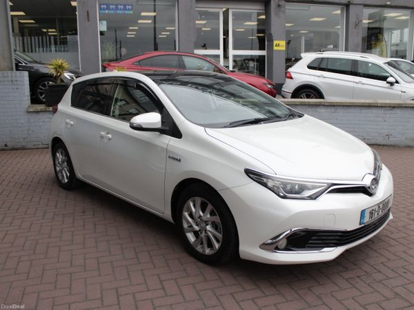 Toyota Auris Hatchback, Petrol Hybrid, 2016, White