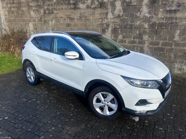 Nissan Qashqai MPV, Petrol, 2018, White