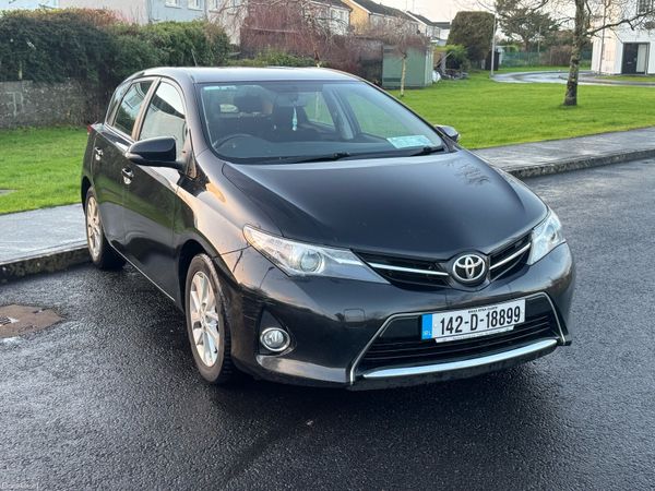 Toyota Auris Hatchback, Diesel, 2014, Black