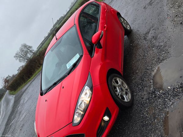 Ford Fiesta Hatchback, Petrol, 2016, Red