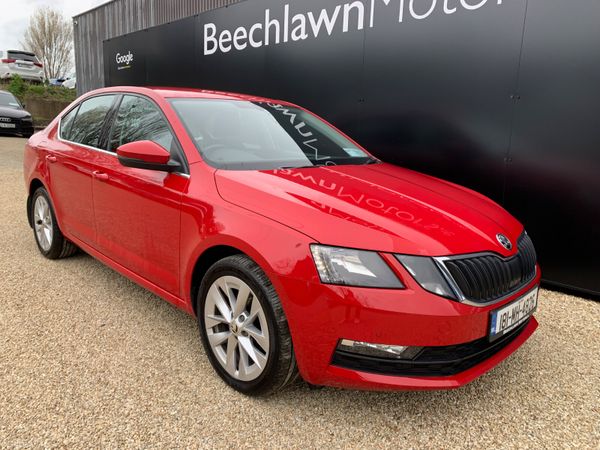 Skoda Octavia Hatchback, Petrol, 2018, Red