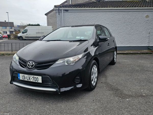 Toyota Auris MPV, Petrol, 2013, Black