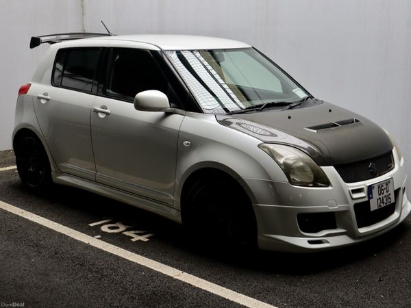 Suzuki Swift Hatchback, Petrol, 2006, White