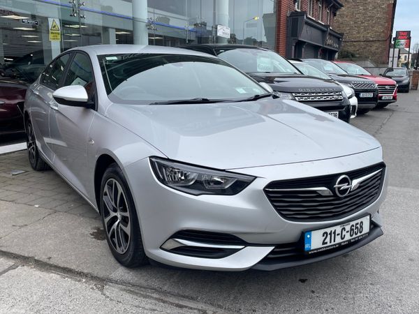 Opel Insignia Hatchback, Diesel, 2021, Grey
