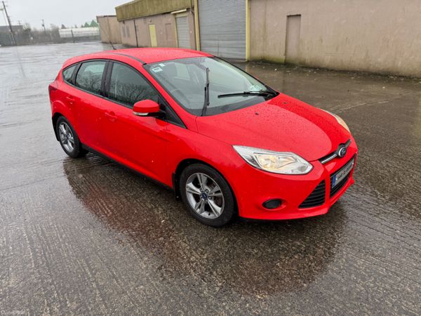 Ford Focus Hatchback, Diesel, 2014, Red