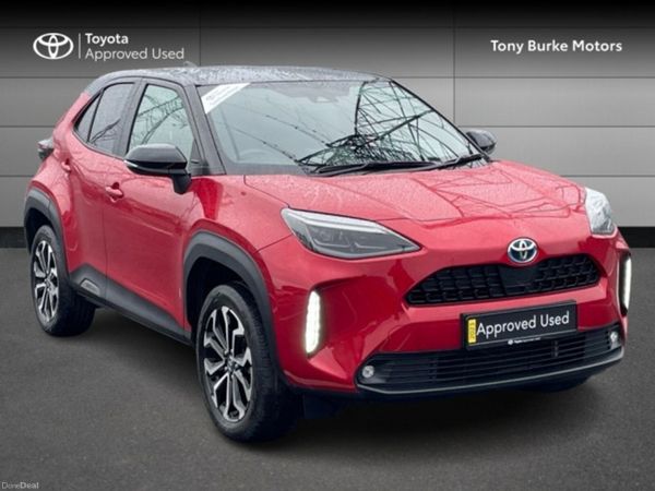Toyota Yaris Cross Hatchback, Petrol Hybrid, 2023, Red