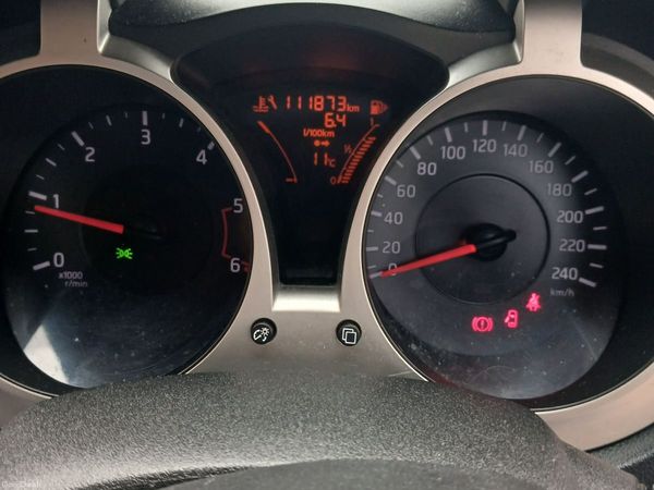 Nissan Juke SUV, Diesel, 2015, Grey