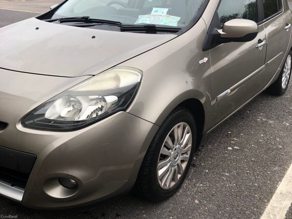 Renault Clio Hatchback, Ethanol Petrol, 2010, Gold