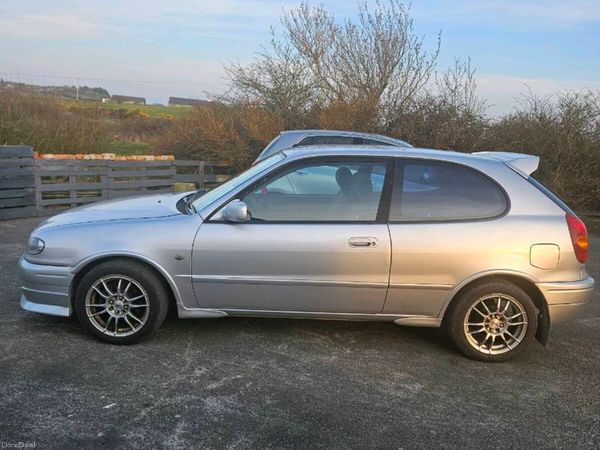 Toyota Corolla Hatchback, Petrol, 2001, Silver
