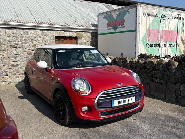 Mini Cooper Hatchback, Diesel, 2016, Red