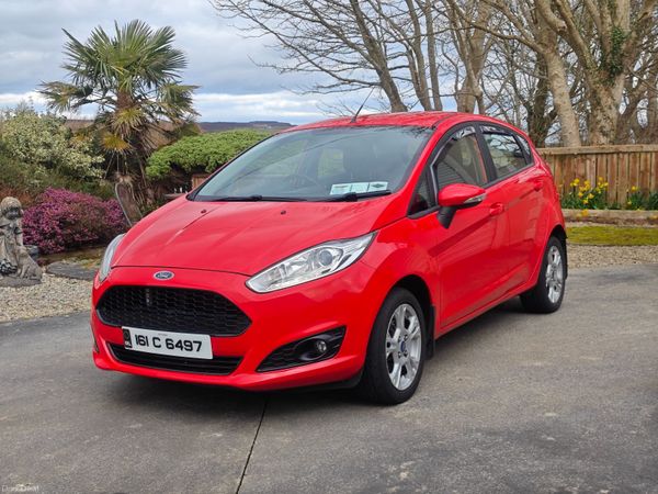 Ford Fiesta Hatchback, Petrol, 2016, Red