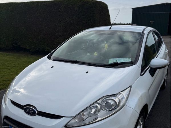 Ford Fiesta Hatchback, Diesel, 2012, White
