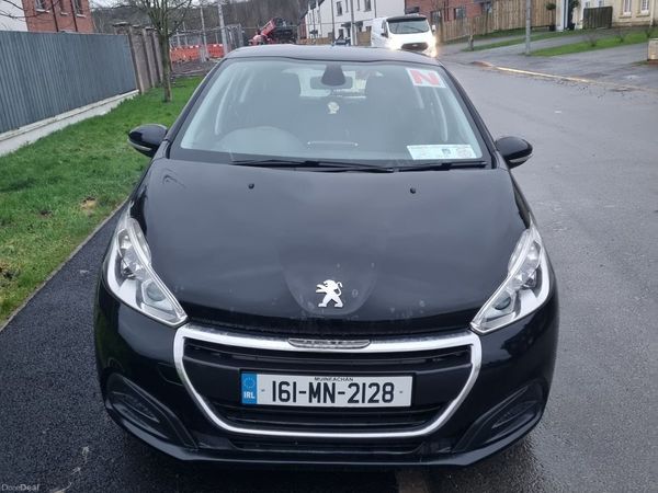 Peugeot 208 Hatchback, Petrol, 2016, Black