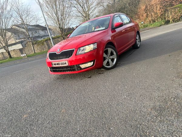 Skoda Octavia Saloon, Diesel, 2014, Red