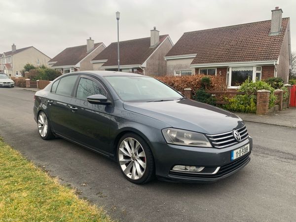Volkswagen Passat Saloon, Diesel, 2011, Grey