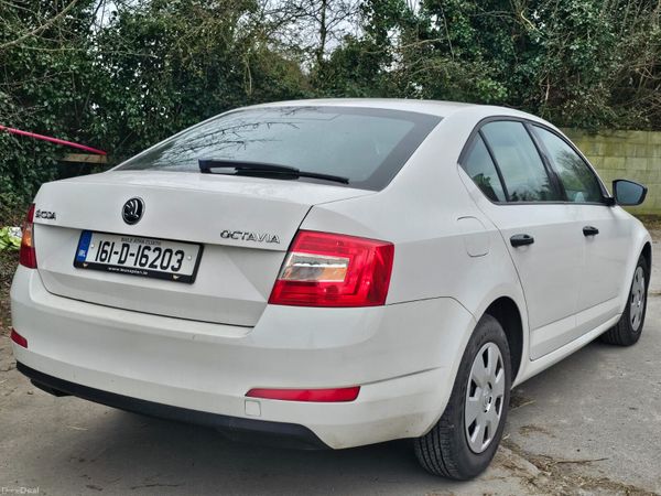 Skoda Octavia Saloon, Diesel, 2016, White
