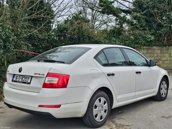 Skoda Octavia Saloon, Diesel, 2016, White