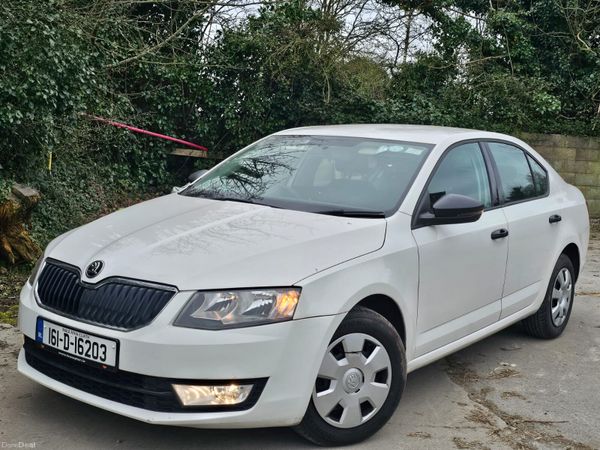 Skoda Octavia Saloon, Diesel, 2016, White