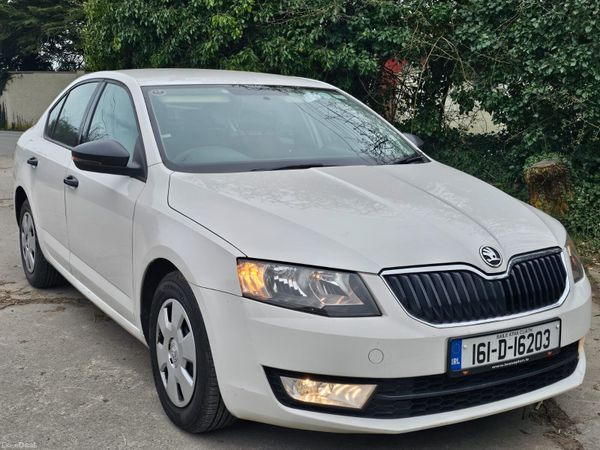Skoda Octavia Saloon, Diesel, 2016, White