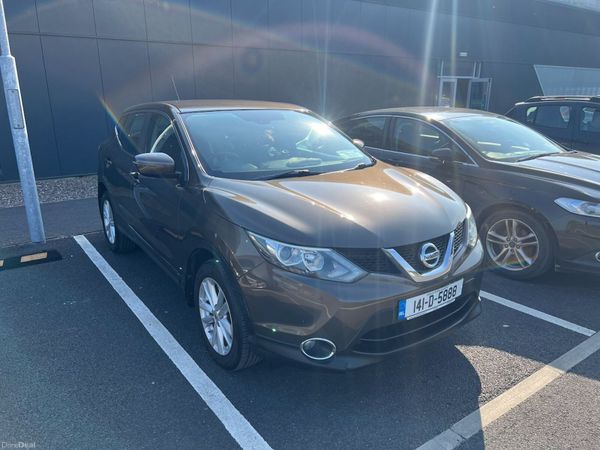 Nissan Qashqai Hatchback, Diesel, 2014, Brown