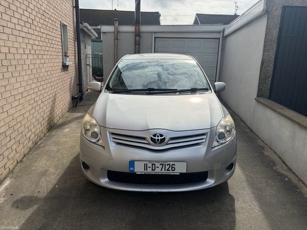 Toyota Auris Hatchback, Diesel, 2011, Silver