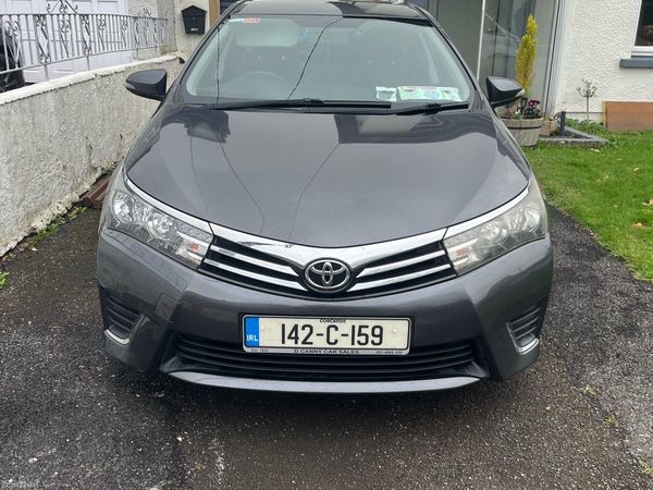 Toyota Corolla Saloon, Diesel, 2014, Grey