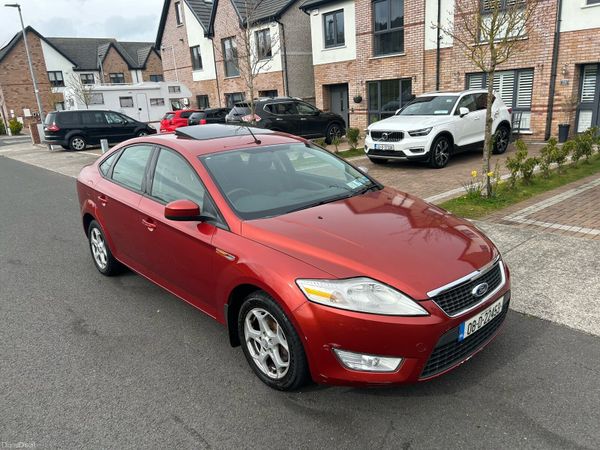 Ford Mondeo Hatchback, Petrol, 2008, Red