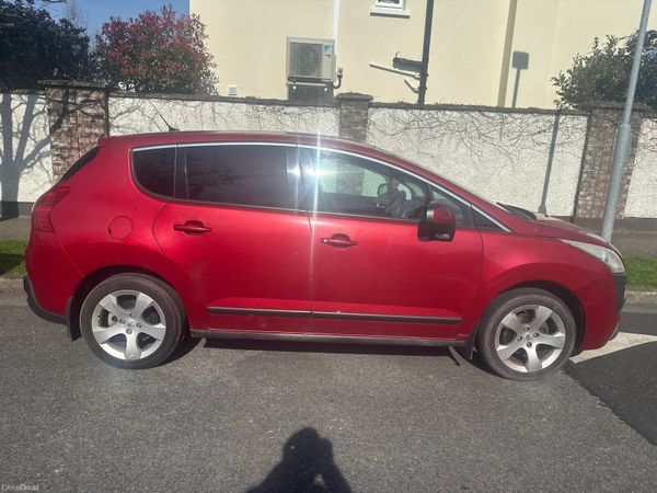Peugeot 3008 MPV, Diesel, 2011, Red
