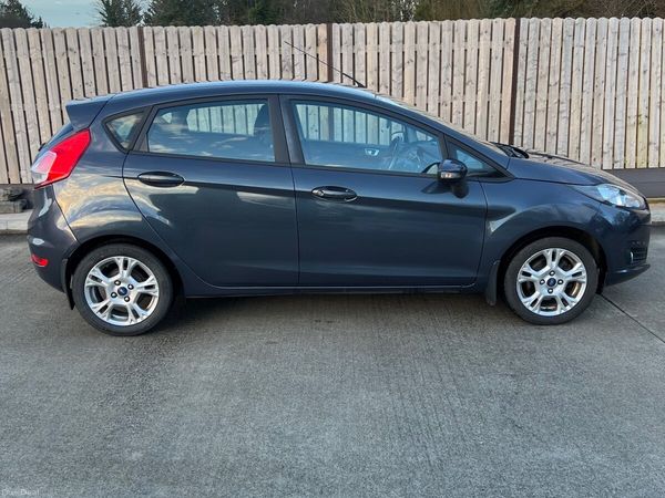 Ford Fiesta Hatchback, Petrol, 2014, Blue