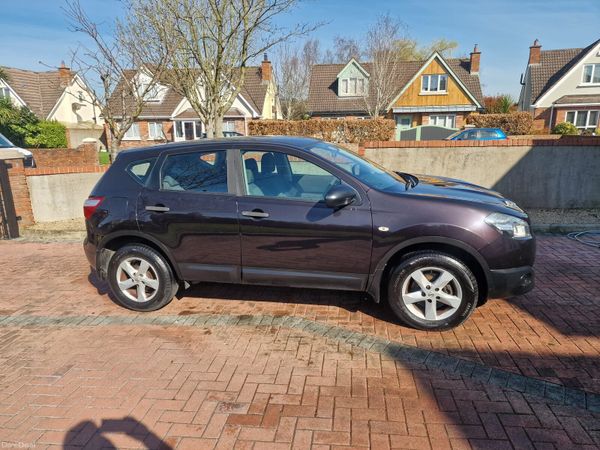 Nissan Qashqai Hatchback, Diesel, 2011, Grey