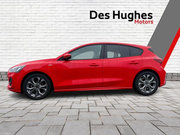 Ford Focus Hatchback, Petrol, 2024, Red