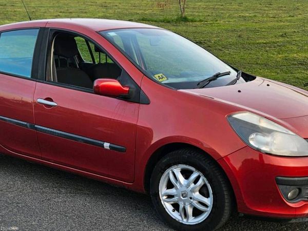 Renault Clio Hatchback, Petrol, 2006, Red