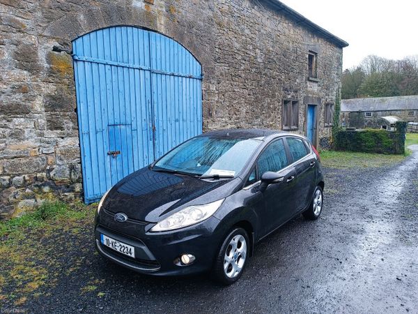 Ford Fiesta Hatchback, Diesel, 2010, Black