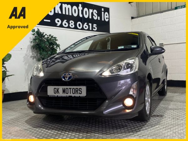 Toyota Aqua Hatchback, Petrol Hybrid, 2015, Grey