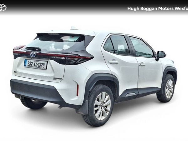 Toyota Yaris Cross Hatchback, Petrol Hybrid, 2023, White