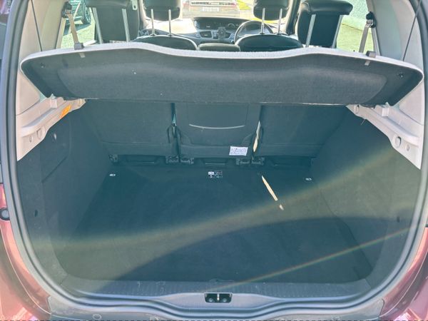 Renault Scenic MPV, Diesel, 2015, Red