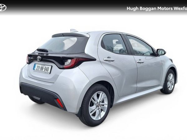 Toyota Yaris Hatchback, Petrol, 2021, Silver
