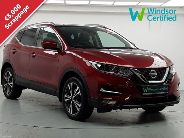 Nissan Qashqai MPV, Petrol, 2020, Red