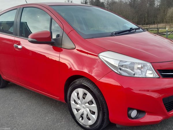 Toyota Yaris Hatchback, Petrol, 2012, Red