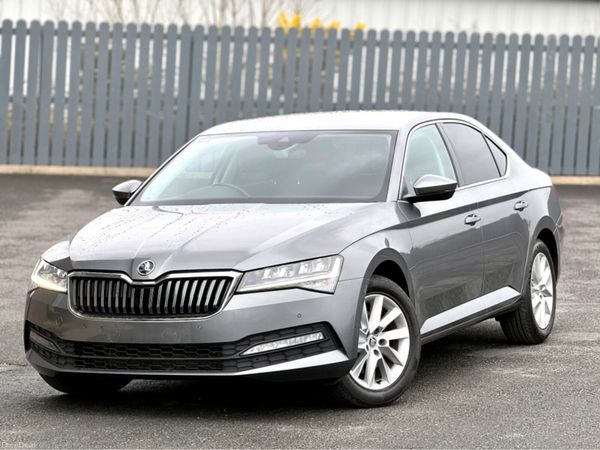 Skoda Superb Hatchback, Diesel, 2022, Grey
