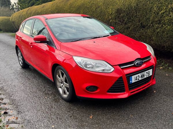Ford Focus Hatchback, Diesel, 2014, Red