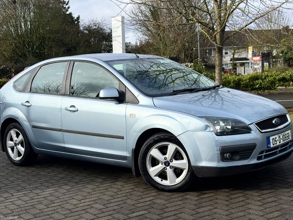 Ford Focus Hatchback, Petrol, 2005, Blue