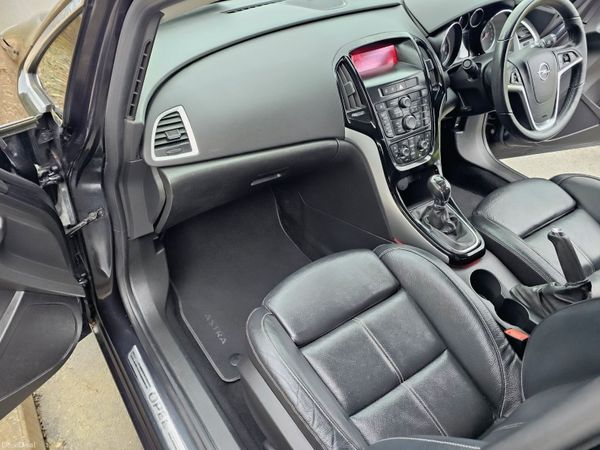 Opel Astra Estate, Diesel, 2015, Black