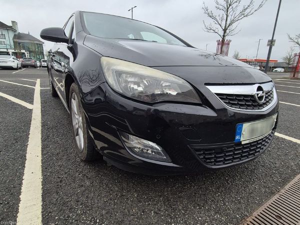 Opel Astra Hatchback, Diesel, 2010, Black