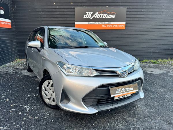 Toyota Corolla Estate, Petrol Hybrid, 2018, Silver