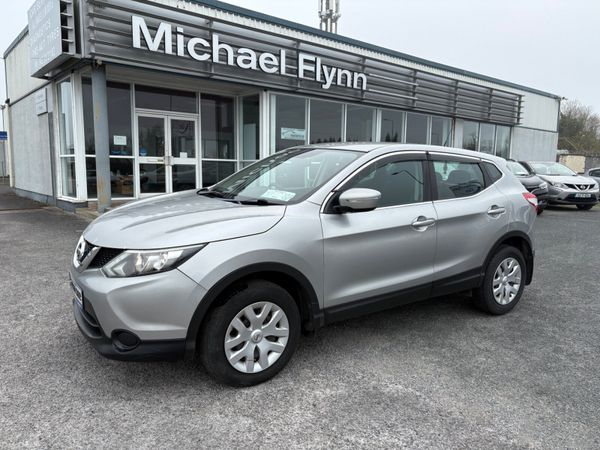 Nissan Qashqai Hatchback, Diesel, 2014, Silver